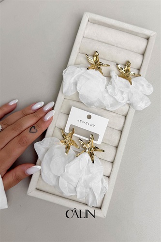 گوشواره گل پارچه ای طلایی